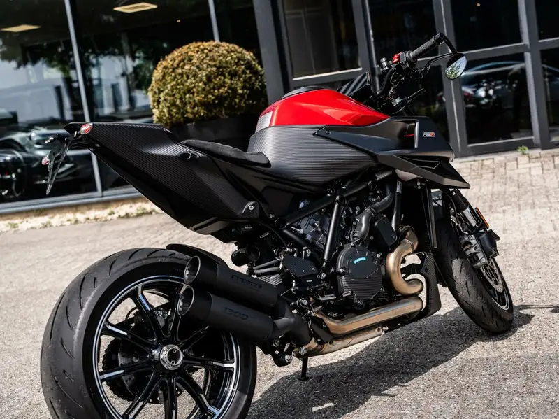 KTM 1300 SuperDuke GT - foto 6