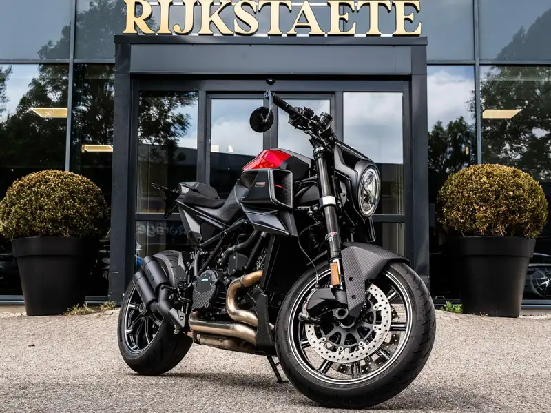 KTM 1300 SuperDuke GT - foto 2