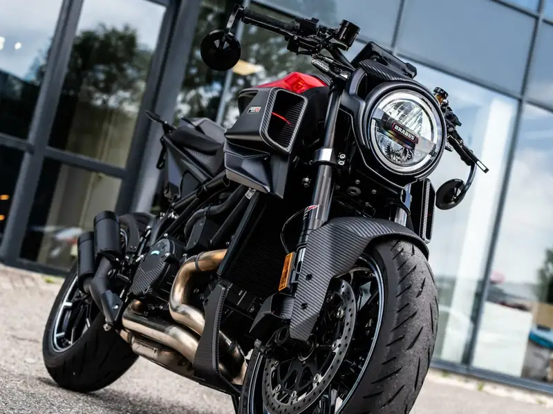 KTM 1300 SuperDuke GT - foto 7