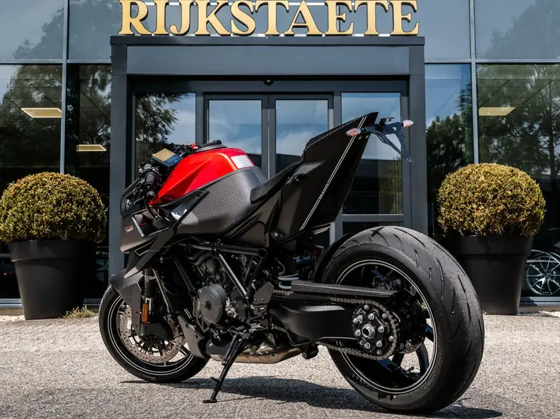 KTM 1300 SuperDuke GT - foto 4