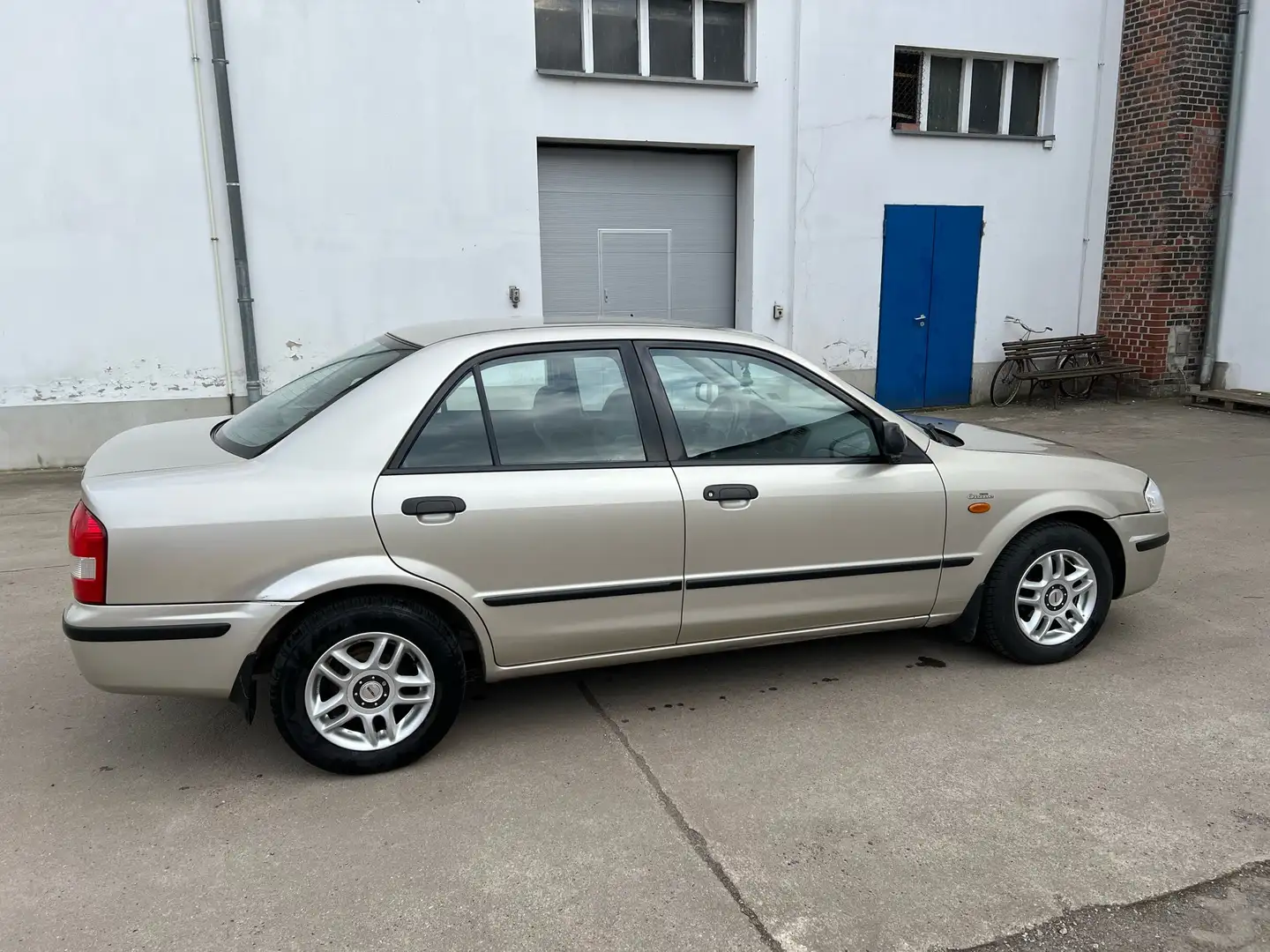 Mazda 323 323 KLIMA Goud - 1