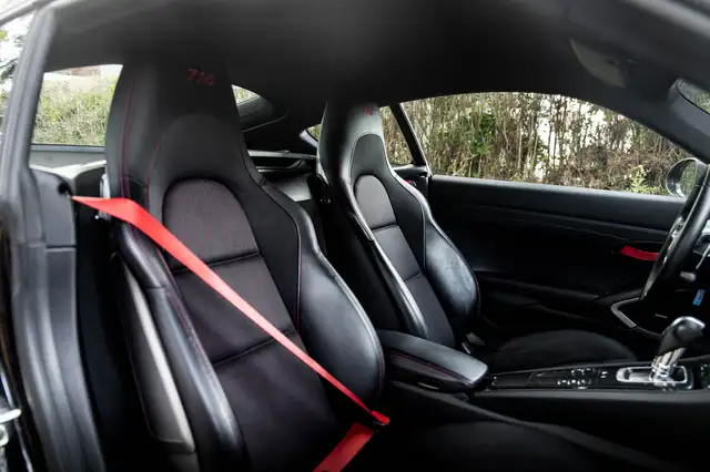 Porsche 718 Cayman view 18