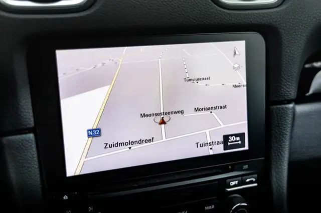 Porsche 718 Cayman view 10