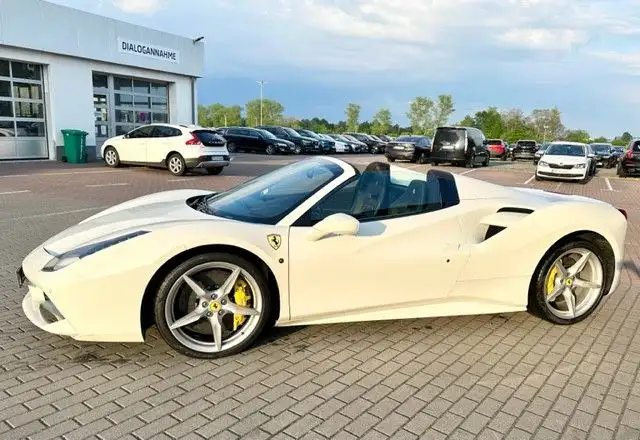 Ferrari 488 view 15