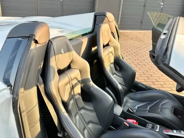 Ferrari 488 view 13