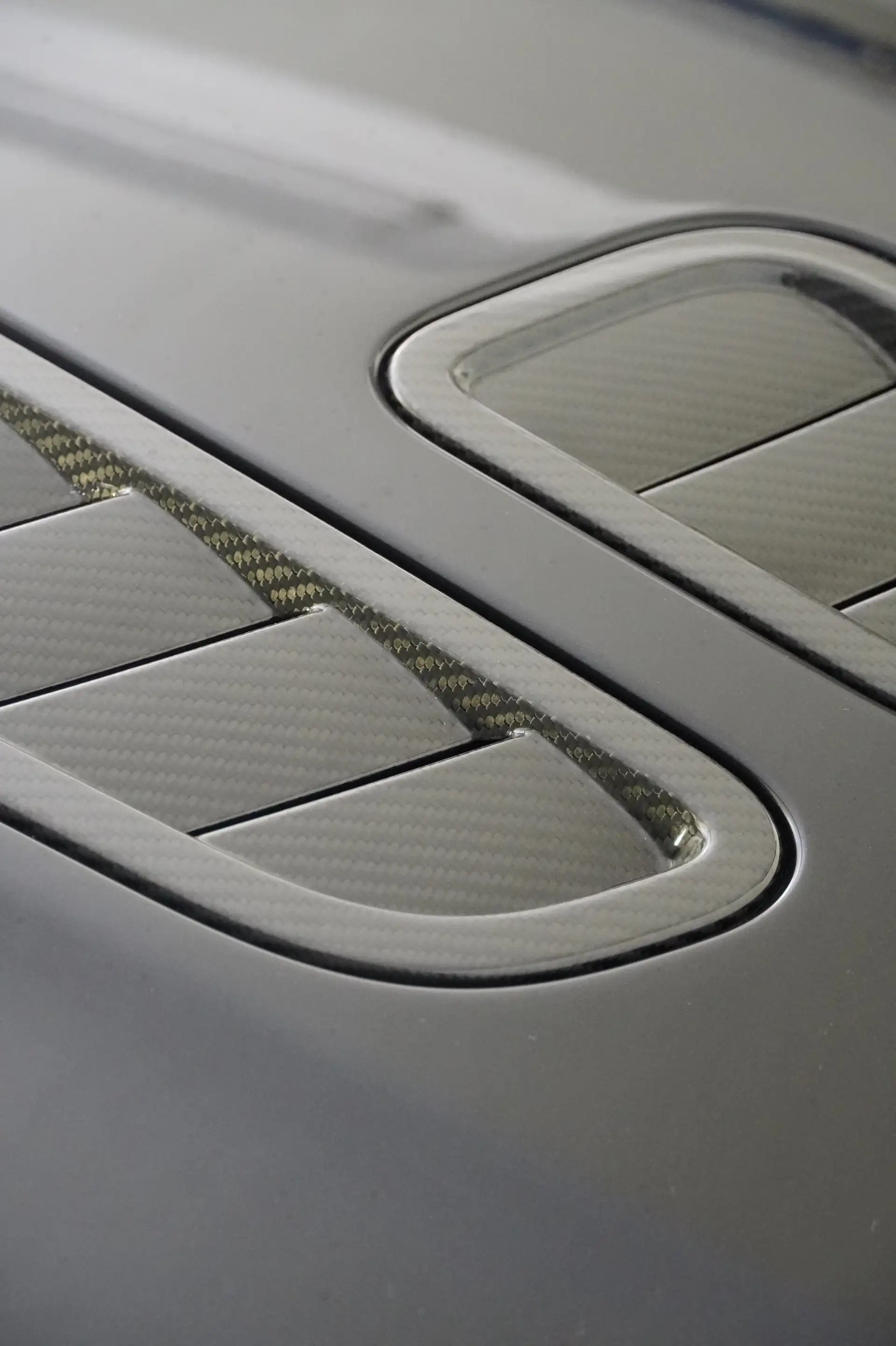 Aston Martin Vantage V12 Vantage — photo 8