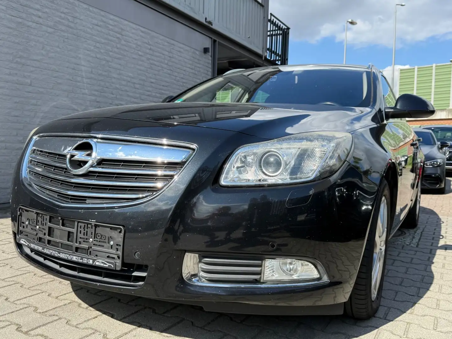 Opel Insignia A 1,8 Sports Tourer Edition Schwarz - 1