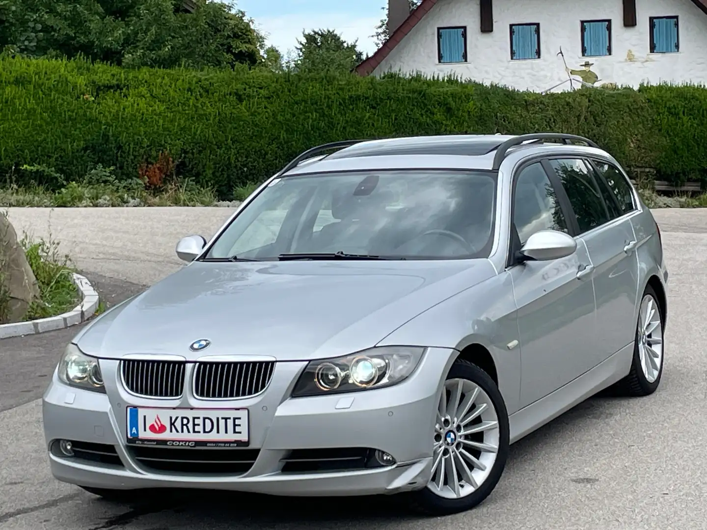 BMW 330 330i-xDrive-Xenon-Panorama-Sportsitze-Pickerl-Temp Grau - 1