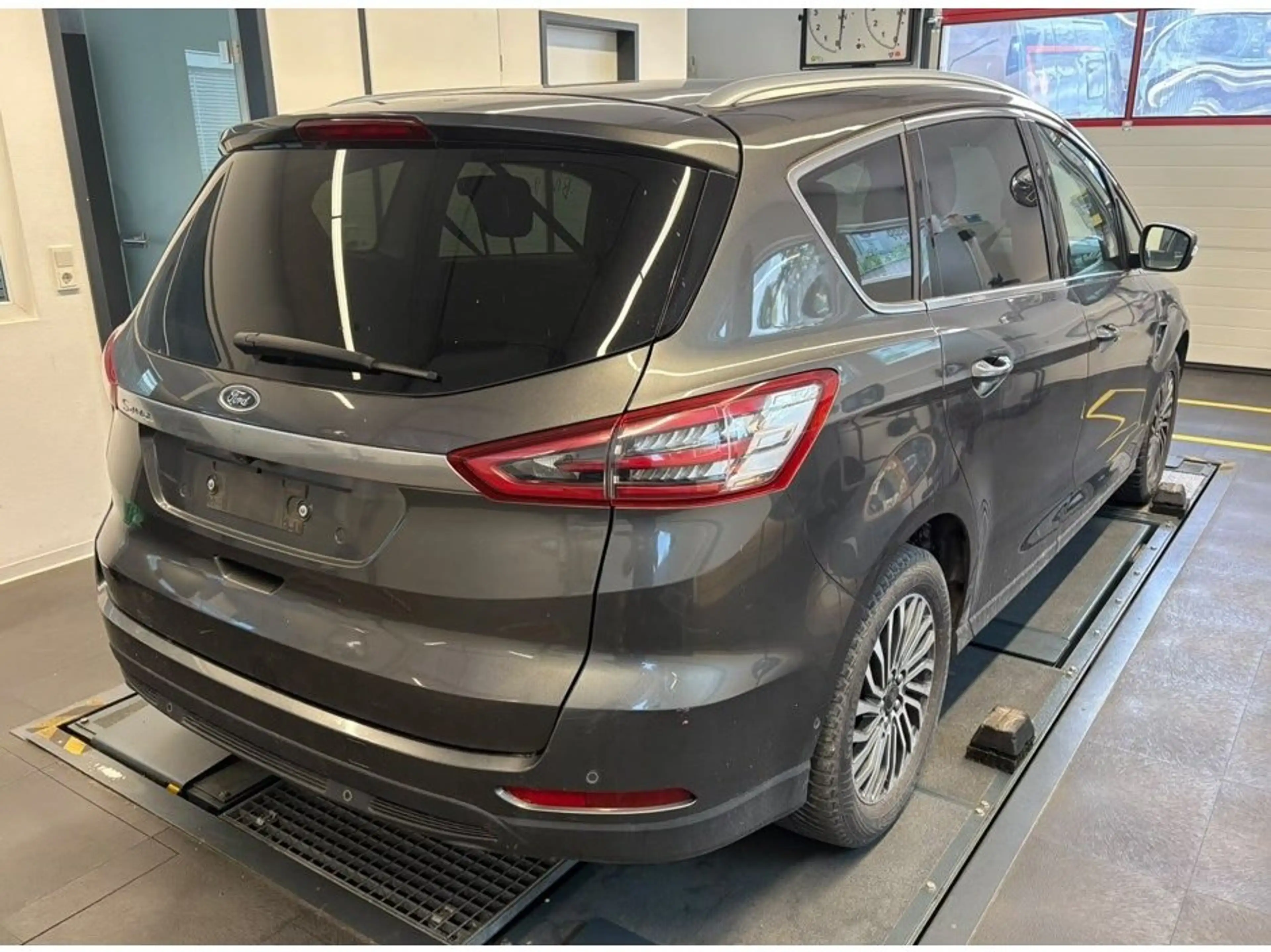 Ford S-Max 1.5 Titanium ACC/KAMERA/7-SITZE/SHZ//NAVI/ — photo 2