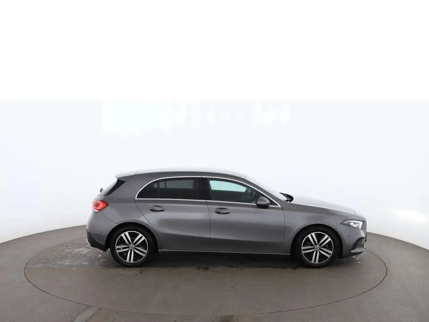 Mercedes-Benz A 180 d  Progressive Aut LED NAVI SITZHZG LEDER Grau - 2