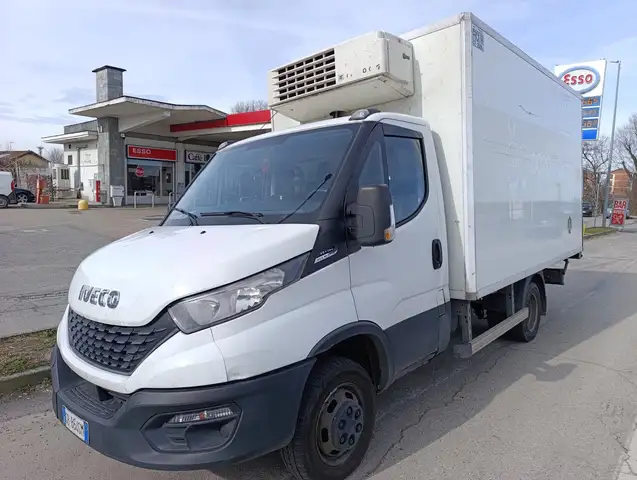 Iveco Daily 2.3 7 bancali paratia e6