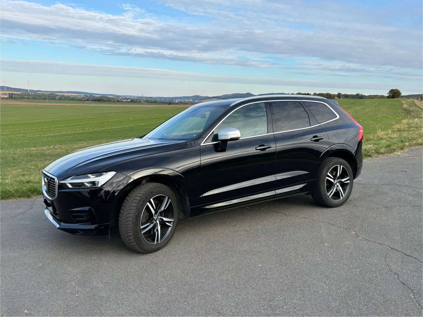 Volvo XC60 R Design 2WD Schwarz - 1