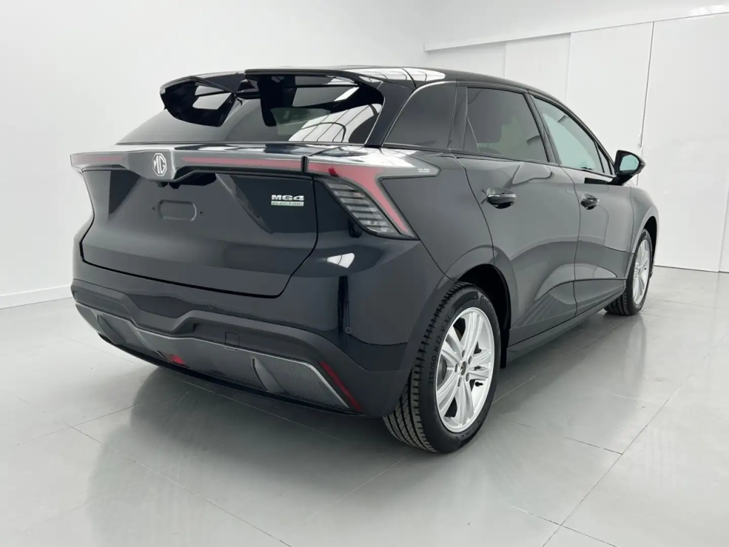 MG MG4 4 LUXURY 64KM/H 204CV 5P Negro - 2