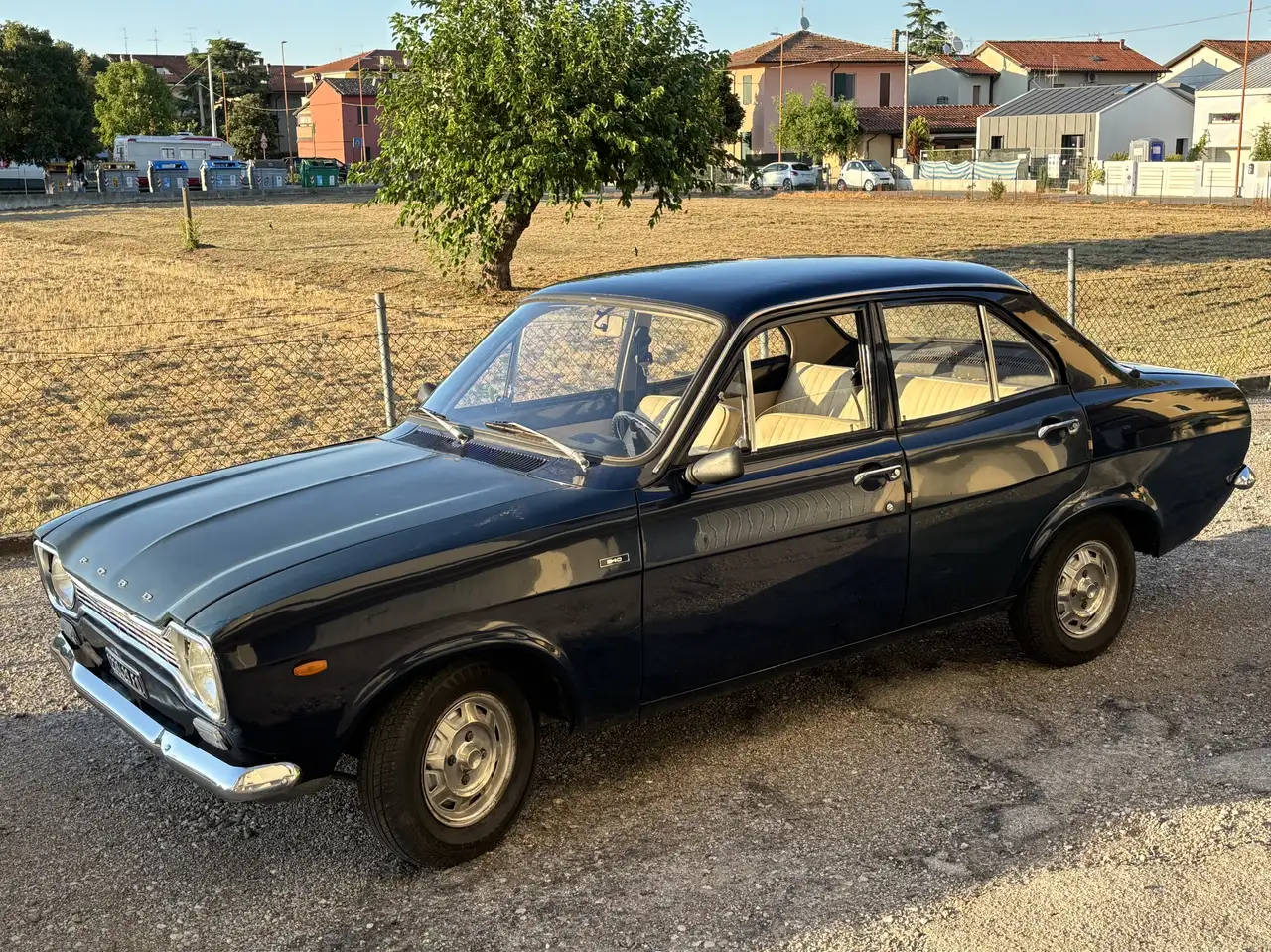 Ford Escort Base, foto 2