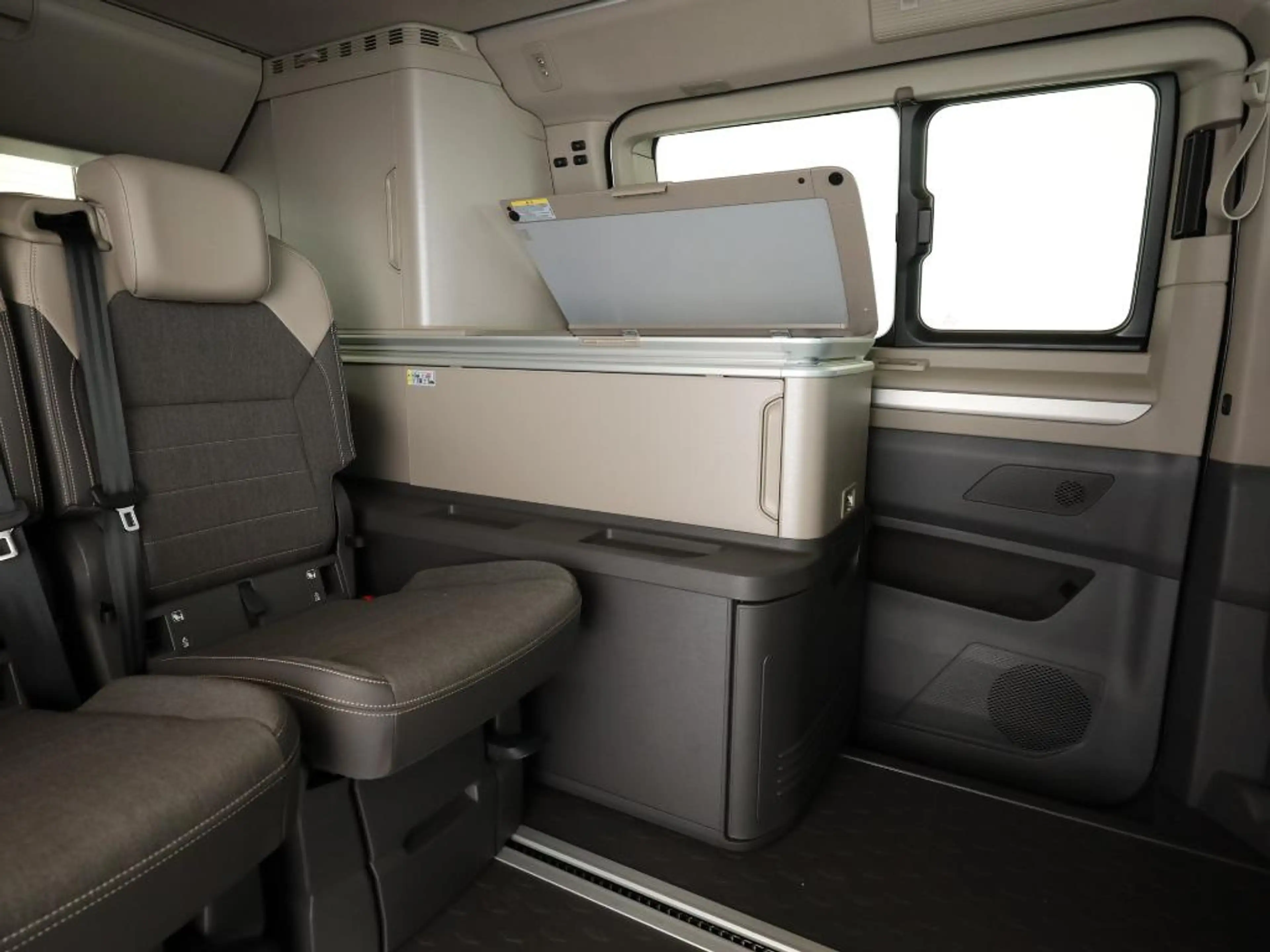 Volkswagen T7 California Ocean eHybrid 4M AHK*NAV*STDHZ*ACC — photo 14