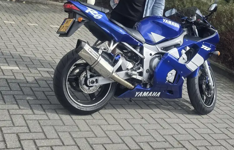 Yamaha YZF-R6 - foto 4