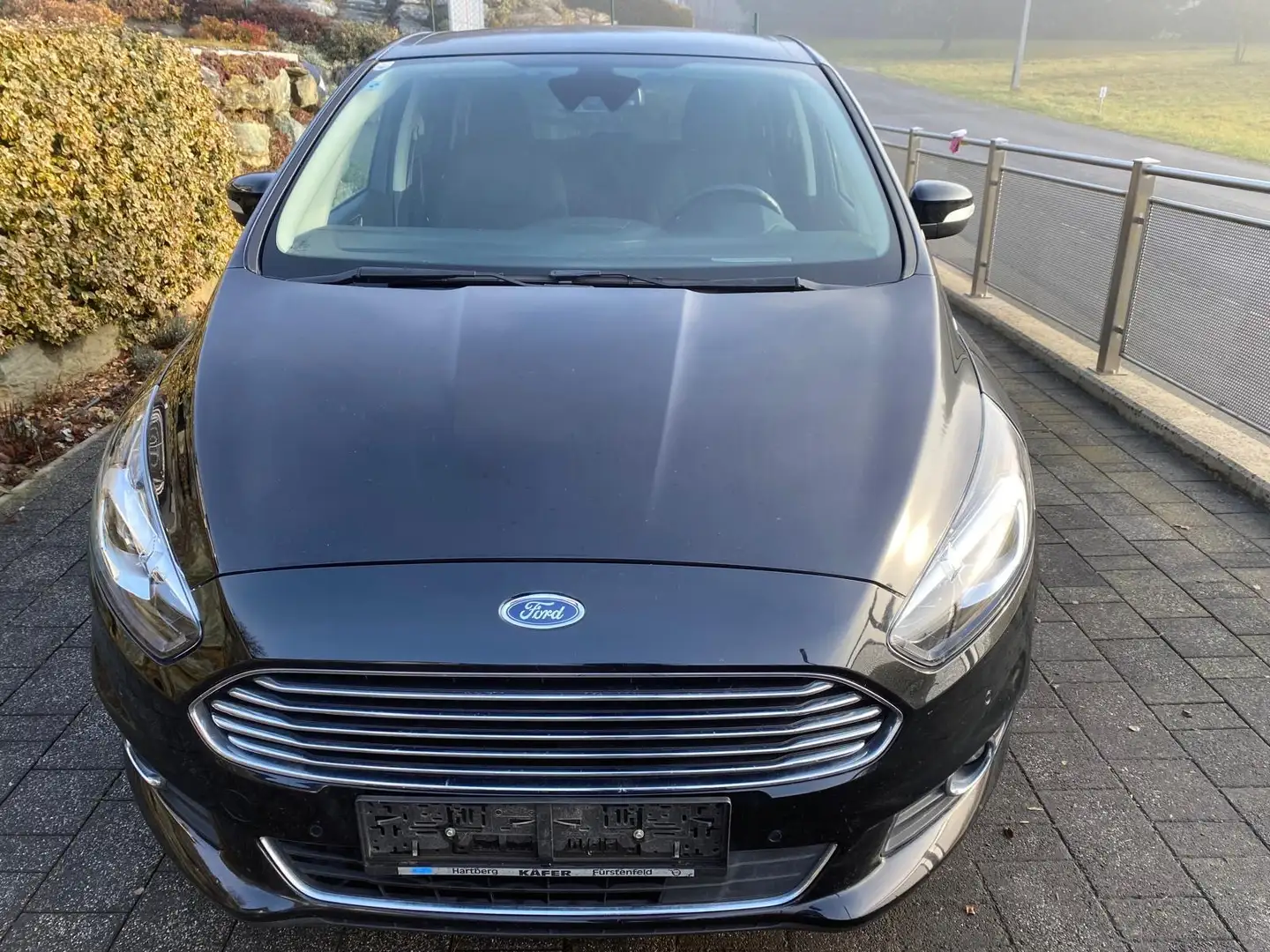Ford S-Max Titanium 2,0TDCi DPF 110kW (150PS) PowerShift Schwarz - 1