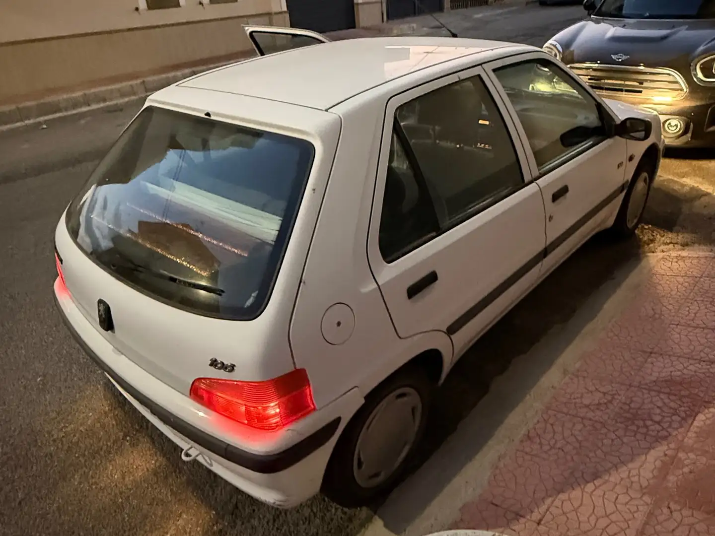 Peugeot 106 106 II 19965p 954 XN Biały - 1