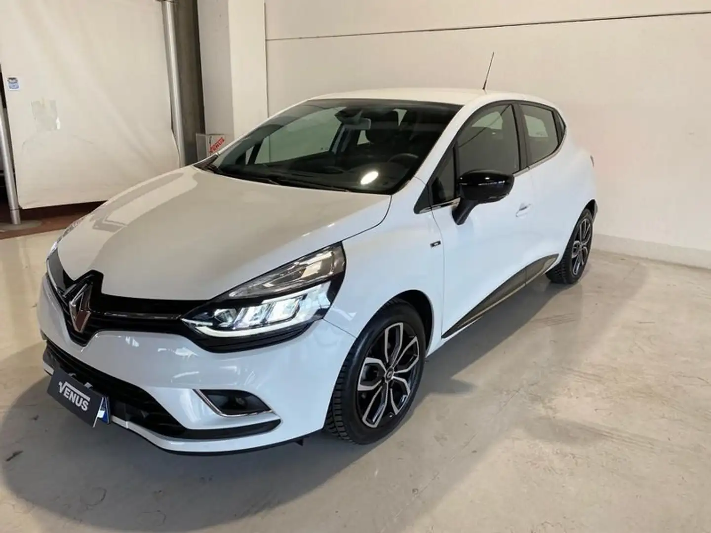 Renault Clio IV 2017 Diesel 1.5 dci Moschino Intens 75cv Bianco - 2