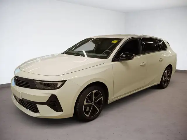 Opel Astra view 3