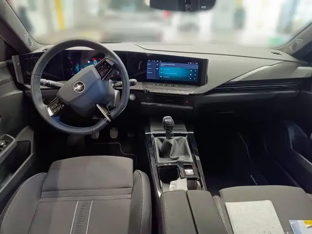 Opel Astra view 9