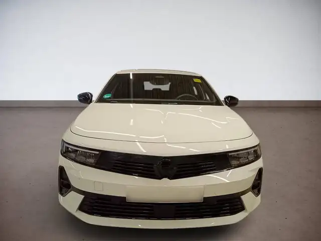 Opel Astra view 6
