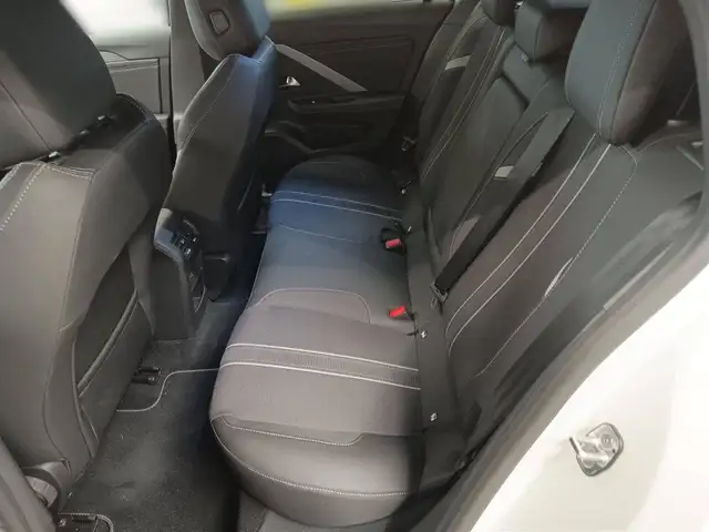 Opel Astra view 15