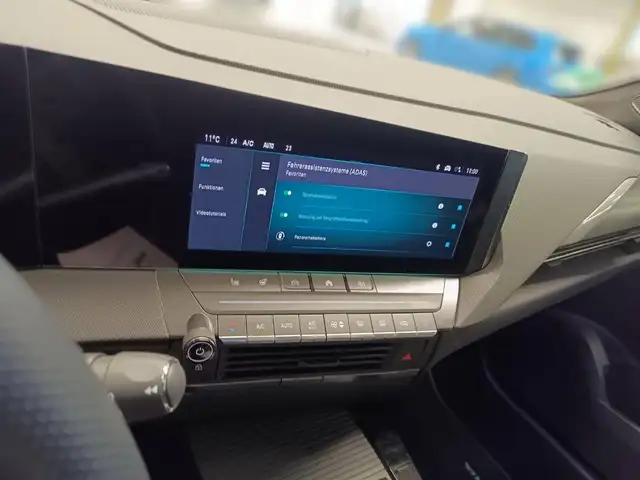Opel Astra view 13