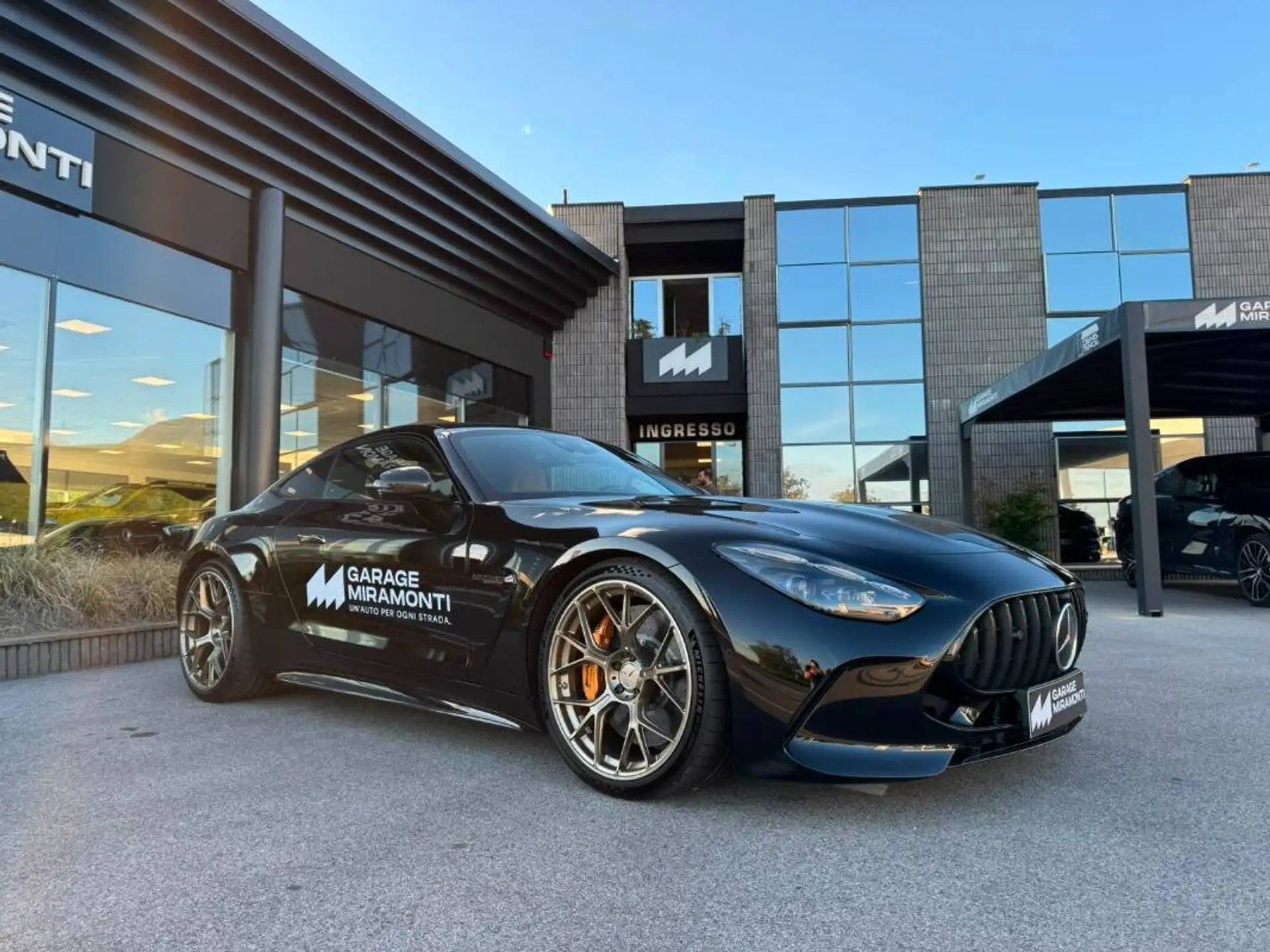 벤츠 AMG GT 2025 네이비 사진 2