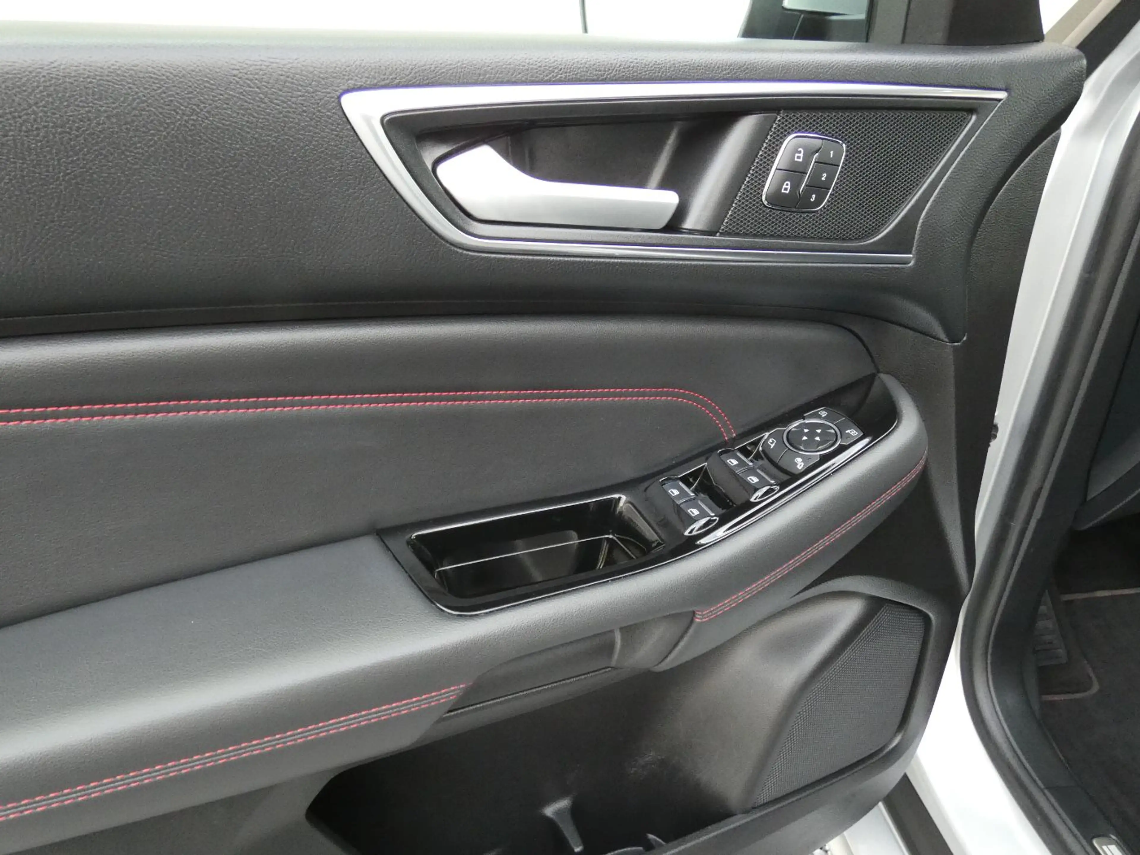 Ford S-Max 2.0 ST-Line +AWD+RFK+KeyGo+AUT+Distr+ — photo 13