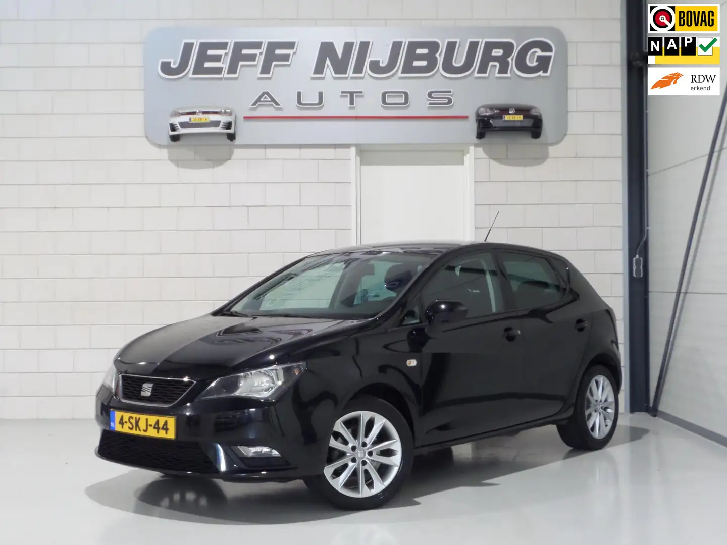 SEAT Ibiza 1.2 TSI Chill Out plus "Origineel NL!" Navigatie B Negro - 1