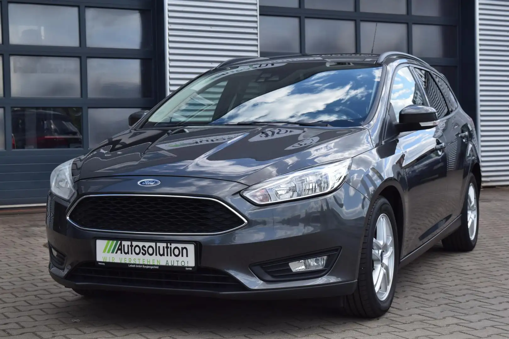 Ford Focus Business 1.0 EcoBoost*NAVI*SHZ*LENKRADHEIZ Gris - 1