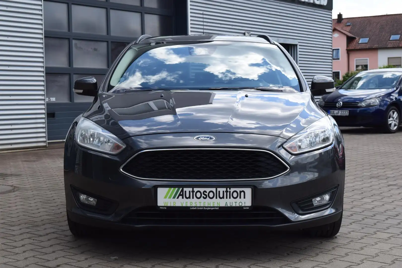 Ford Focus Business 1.0 EcoBoost*NAVI*SHZ*LENKRADHEIZ Gris - 2