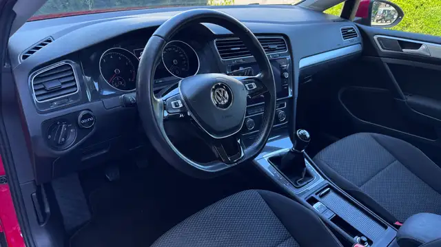 Volkswagen Golf view 11