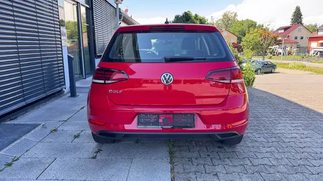Volkswagen Golf view 5
