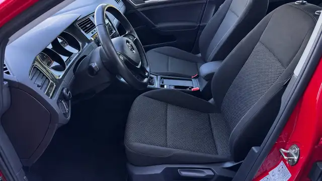 Volkswagen Golf view 10