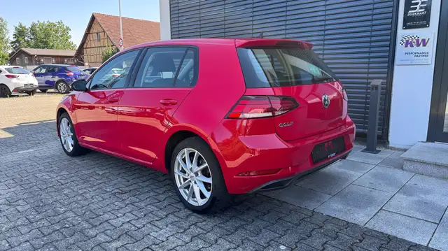 Volkswagen Golf view 4