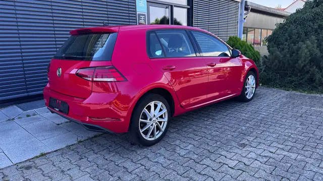 Volkswagen Golf view 6
