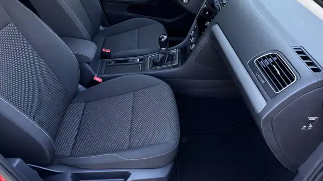 Volkswagen Golf view 13