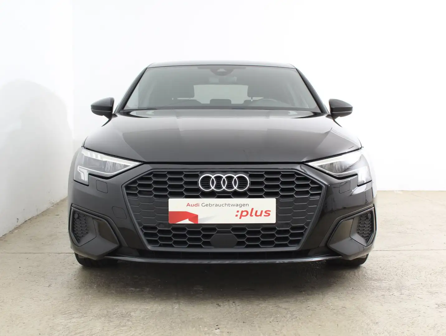 Audi A3 30 TFSI intense Zwart - 2