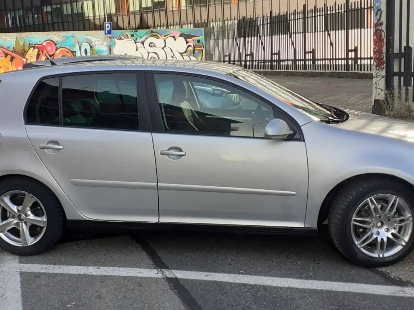 Volkswagen Golf 5p 2.0 fsi Gt Sportline 4motion Gris - 2
