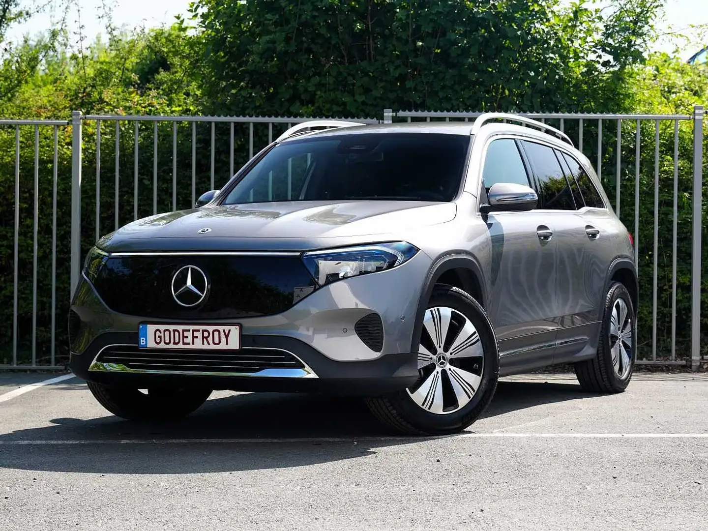 Mercedes-Benz EQB 250 + Grigio - 2