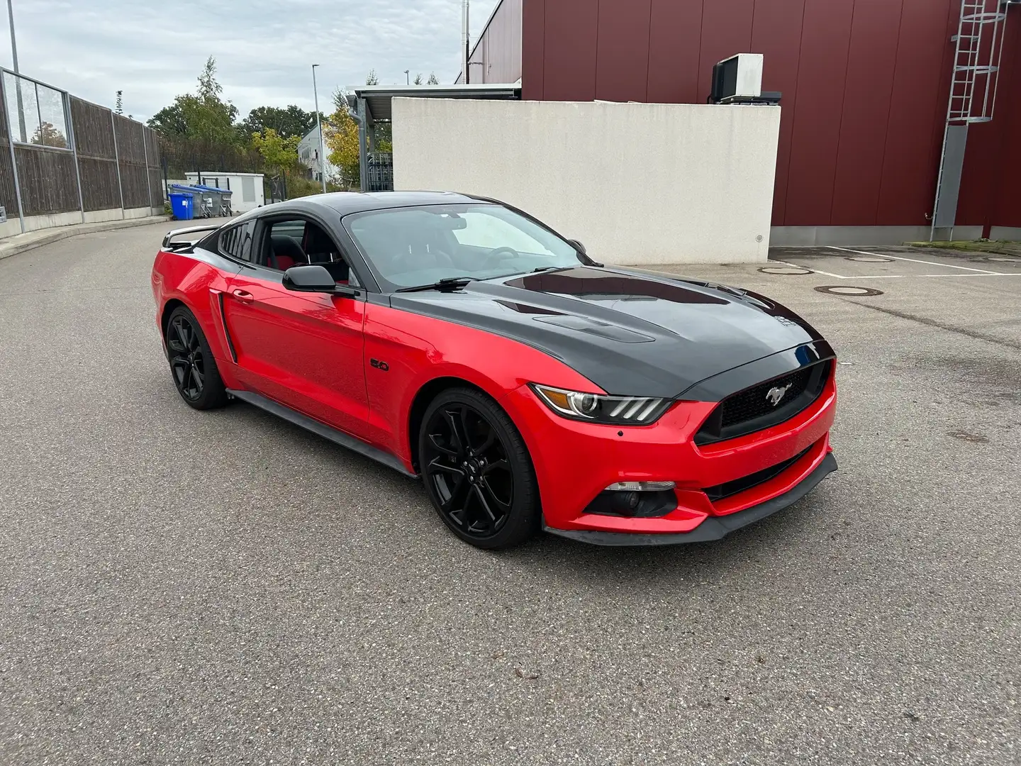 Ford Mustang GT Schalter  Einzelstück mit Performance Paket Rot - 1