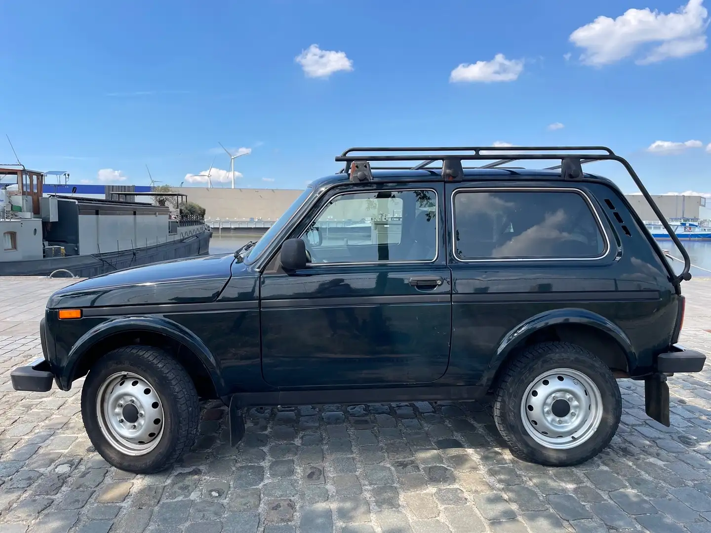 Lada 4x4 | 3d, LPG, achterbank, trekhaak, roofrack Groen - 2