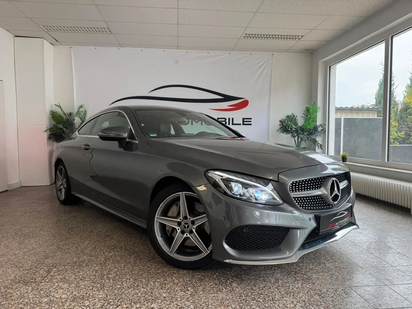 Mercedes-Benz C 250 Coupe AMG Line 9G-Tronic Ambiente ILS Navi Grau - 1