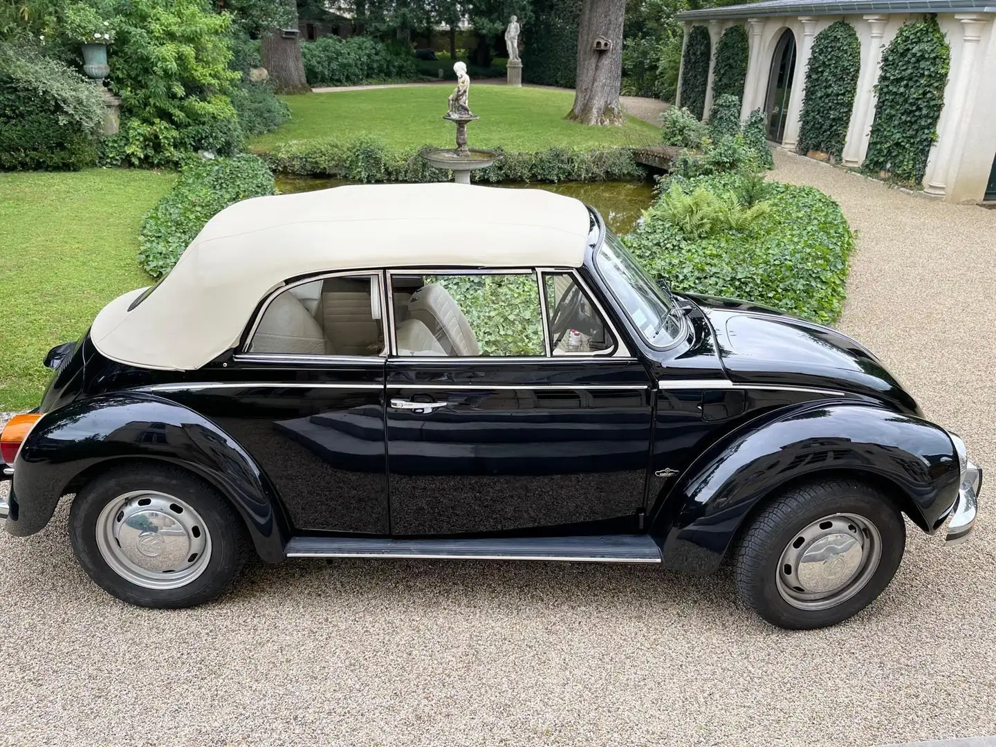 Volkswagen Coccinelle 1303 cabriolet Černá - 2
