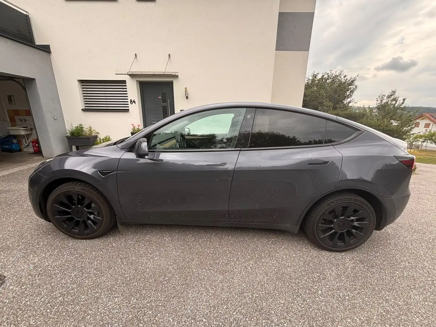 Tesla Model Y Long Range AWD 75kWh - 2
