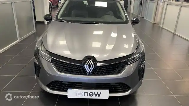 Renault Clio view 2