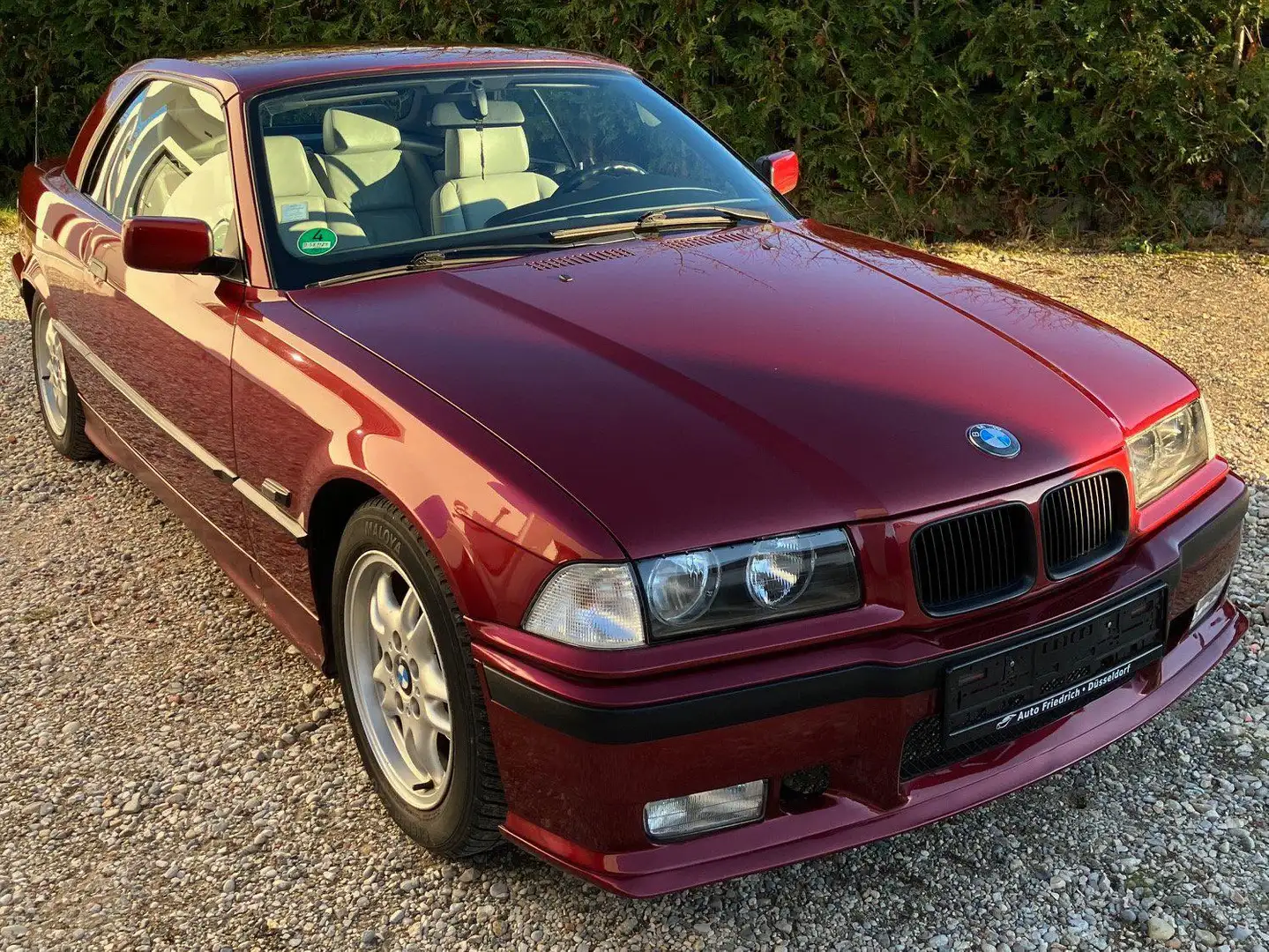 BMW 318 SERIE 3 CAB E36 (07/1991-03/2000) Rouge - 1
