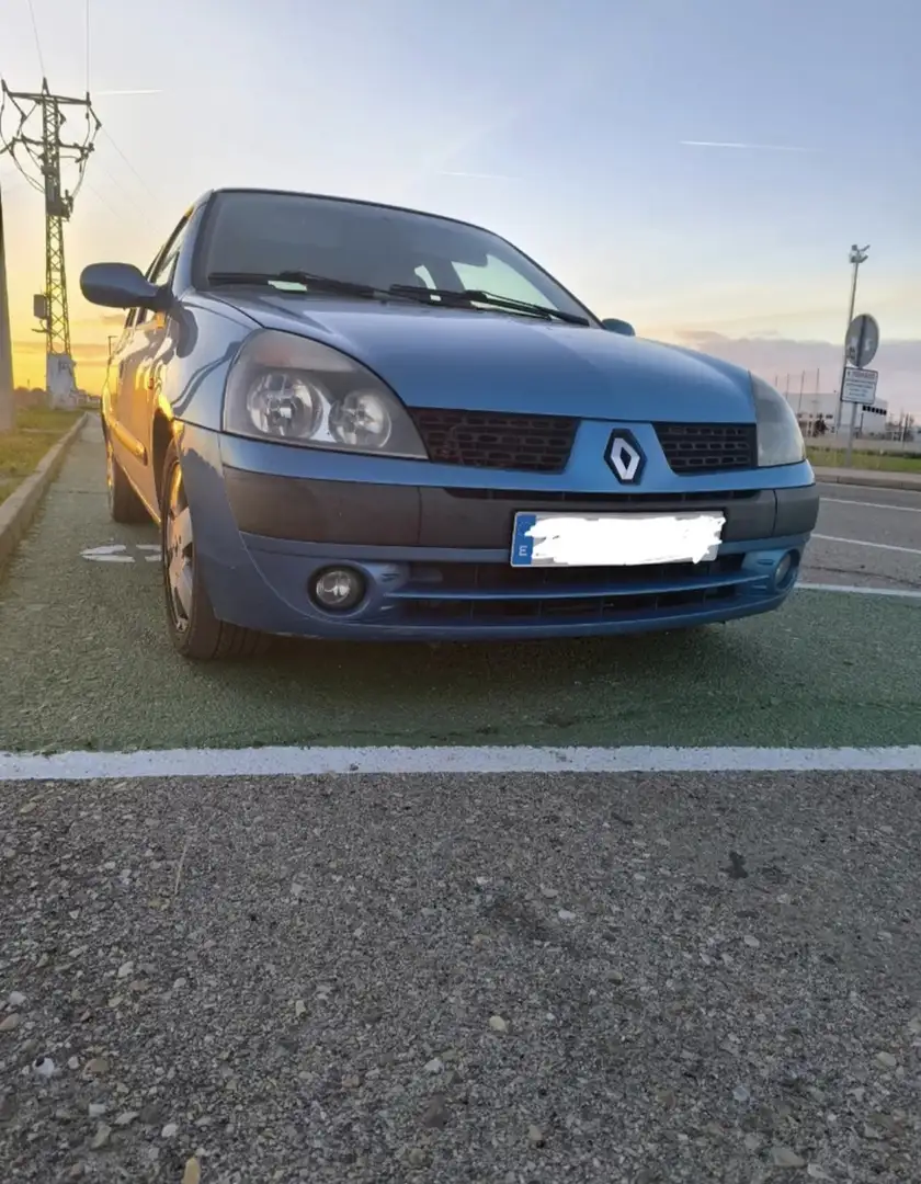 Renault Clio 1.9dTi RT 80 - 1